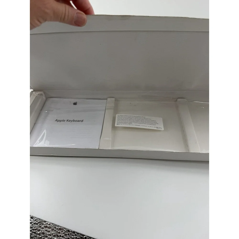 Apple Wired Keyboard with Numeric Keypad Aluminum Model A1243 Low Profile